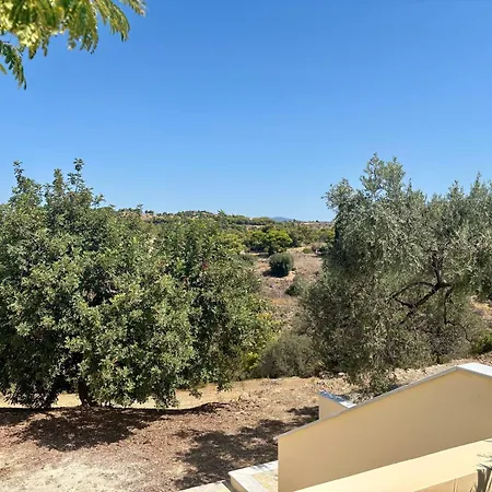 The Lookout By Goutos Luxury Living Дом отдыха Rozaiika